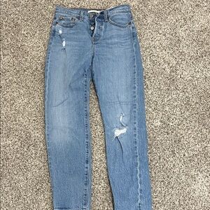 Levi Wedgie Light Blue Straight-Leg Distressed